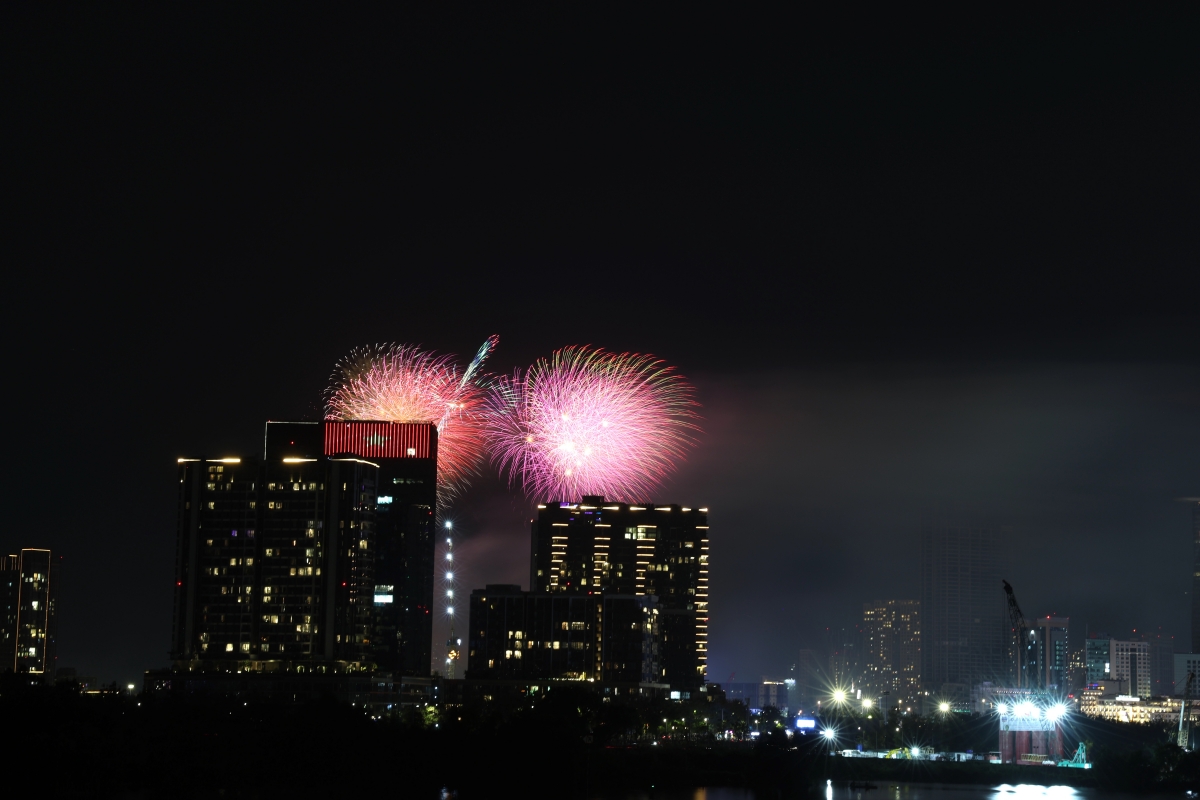 TP.HCM dự kiến bắn pháo 15 phút dịp lễ 30/4