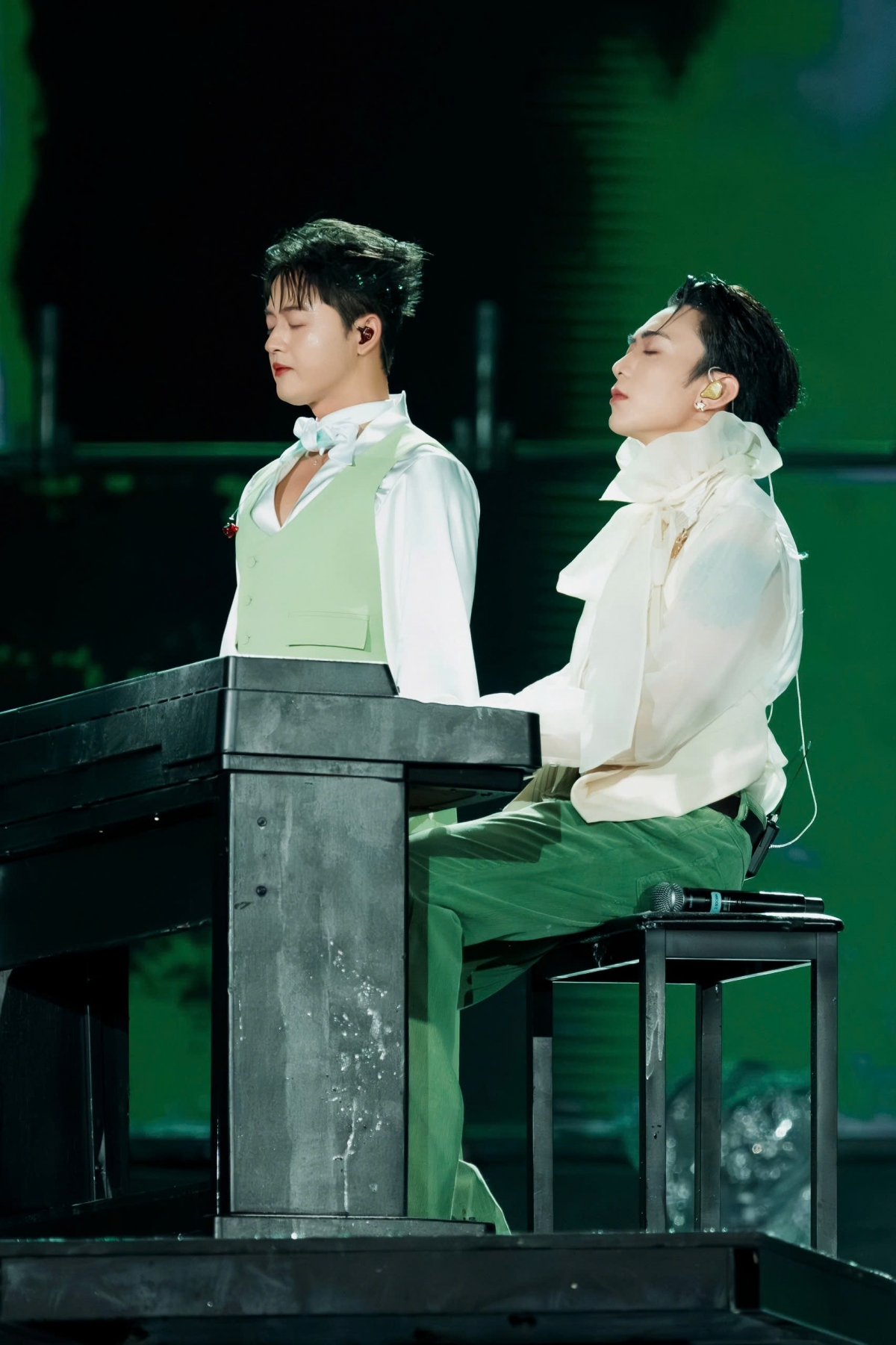 gai home concert Dem tro ve khep lai hanh trinh day cam xuc cua cac anh tai hinh anh 4