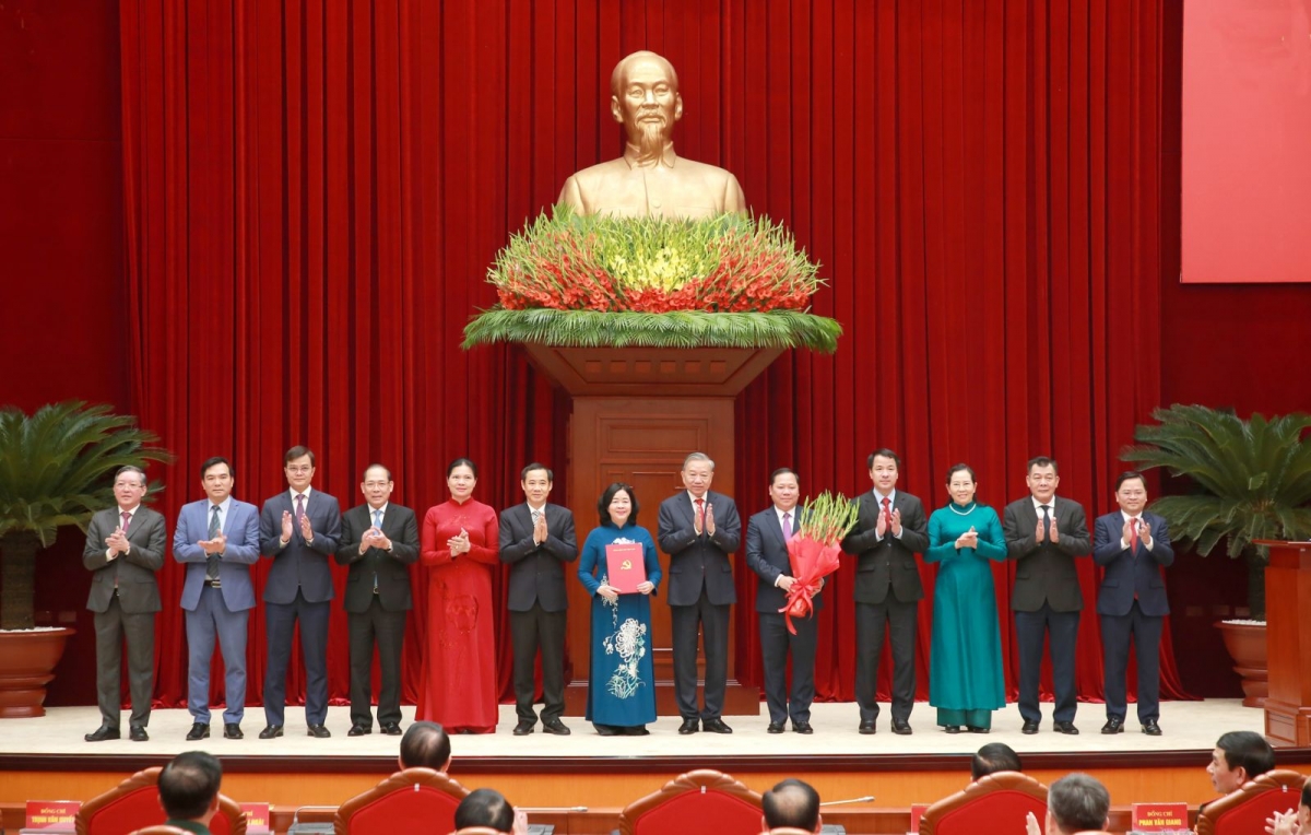 tong bi thu, chu tich nuoc du hoi nghi cong bo quyet dinh ve cong tac can bo hinh anh 4