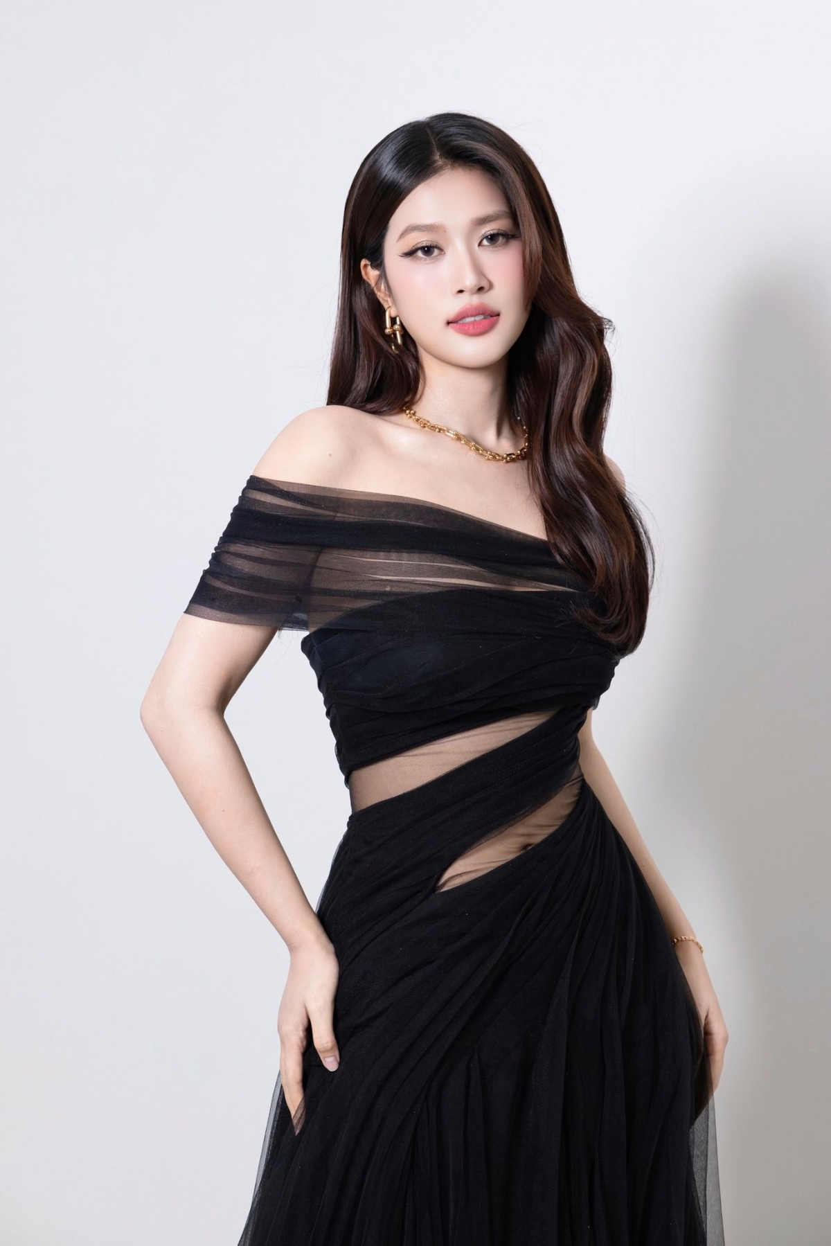 Doan thien An tu hoa hau den tan binh tram ty cua dien anh viet hinh anh 3