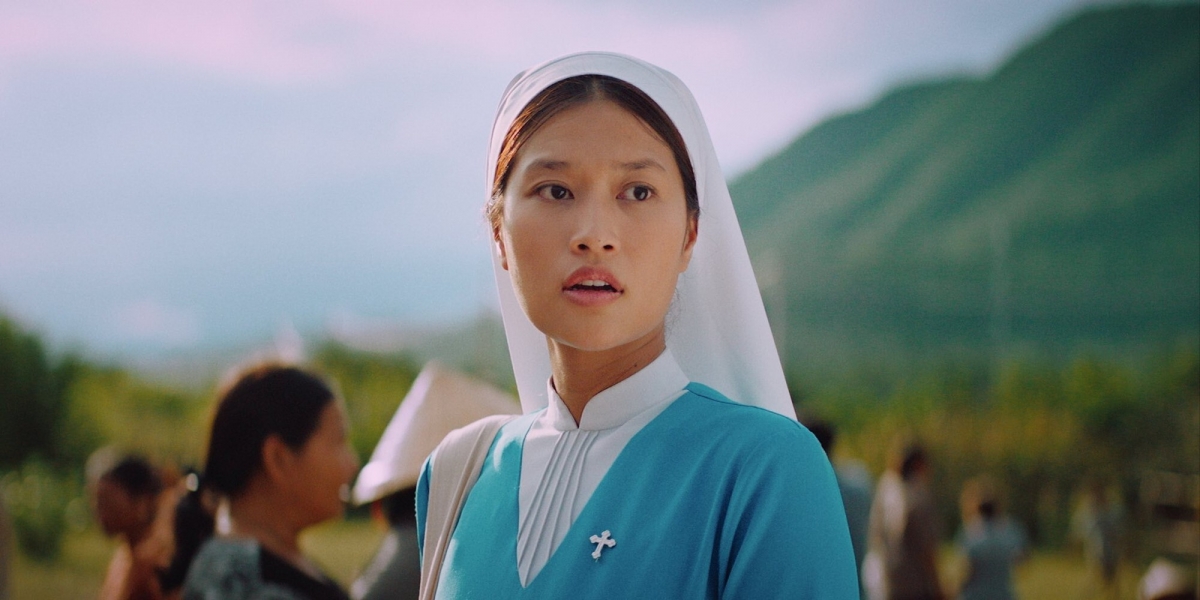 De mat moc tren man anh rong buoc di tao bao cua hoa hau thien An hinh anh 4