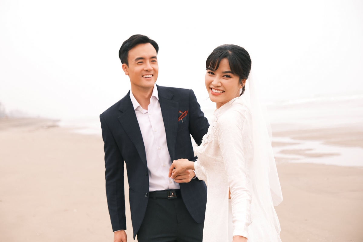 anh Dao khoe anh lang man ben chong o hau truong phim khong gioi han hinh anh 1