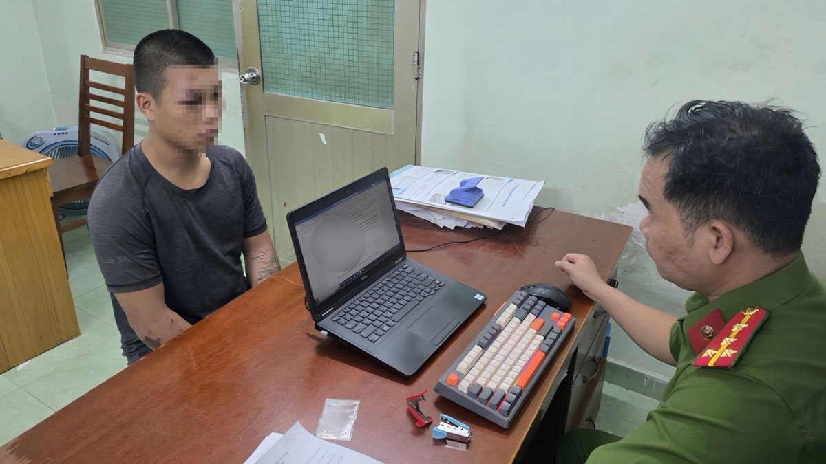 bat khan cap doi tuong danh nguoi can ngan sau va cham giao thong o tp.hcm hinh anh 1