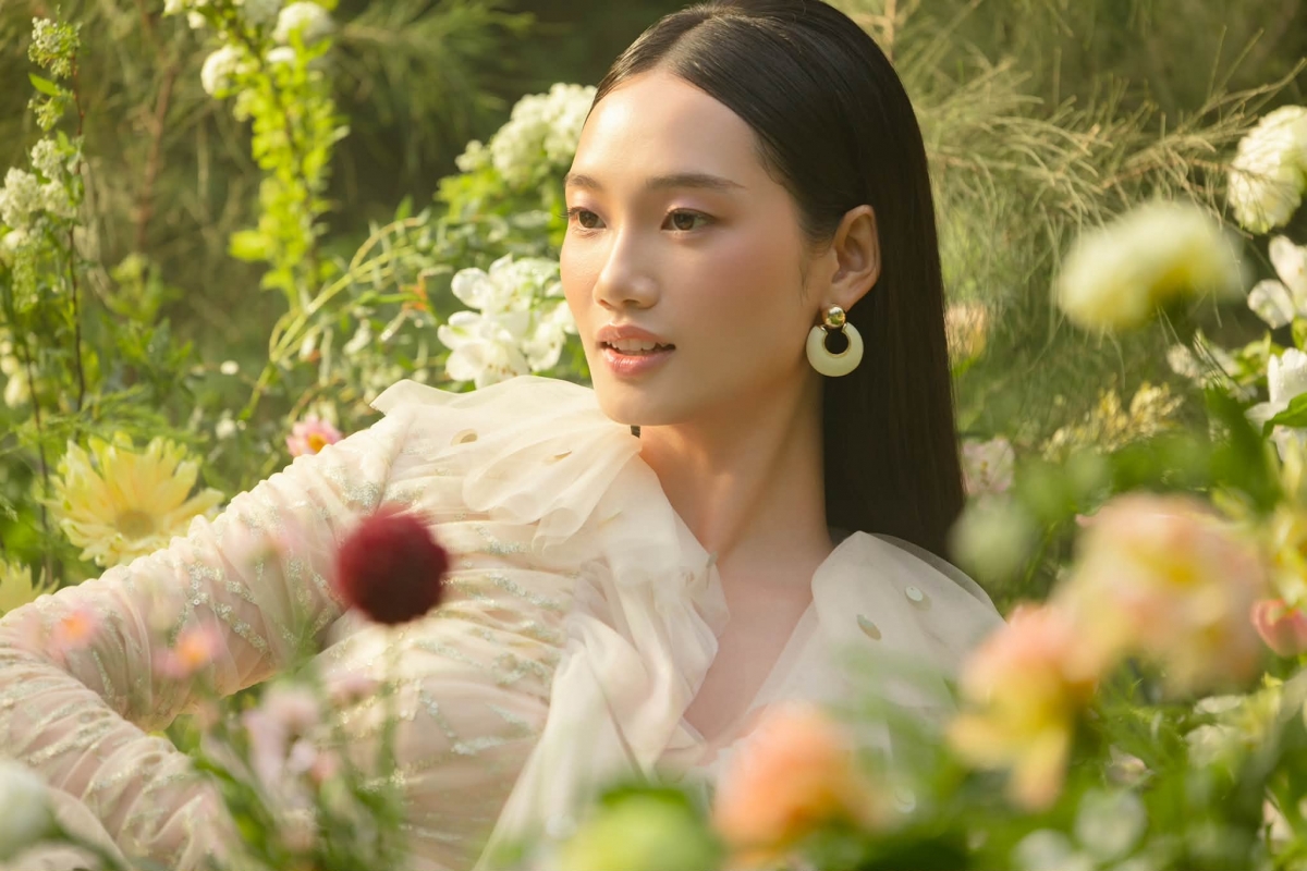 nhan sac 4 co gai dong phim ve hoa hau loi hua dau tien hinh anh 4