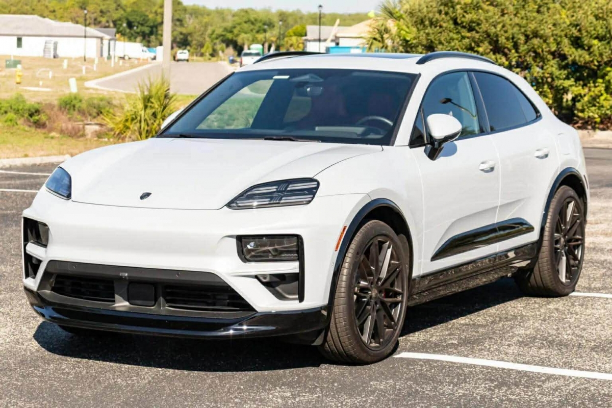 porsche macan electric mat gia toi 27 chi sau 2.400 km hinh anh 1