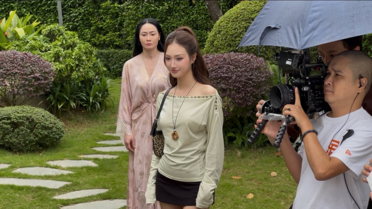  tinh mot dem cua huynh anh xuat hien vai canh da gay bao hinh anh 2