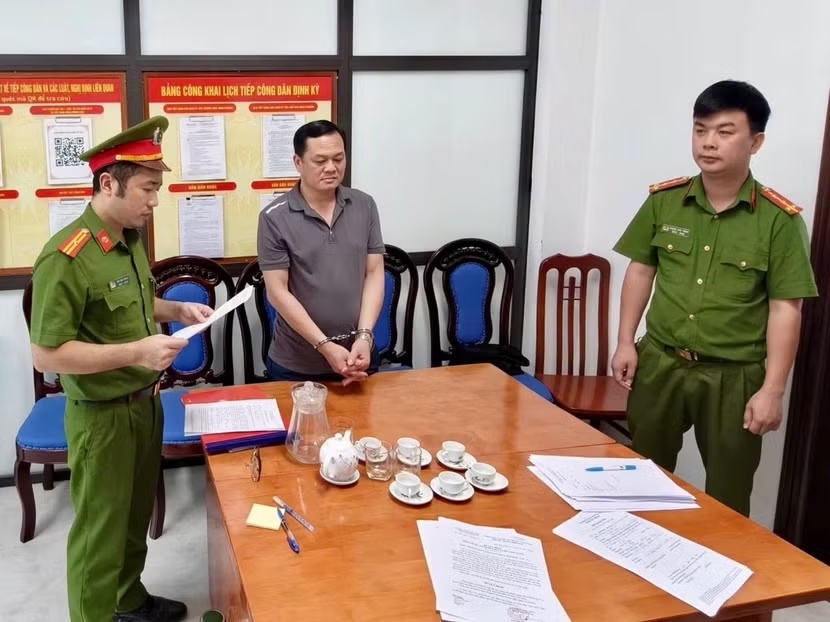 nguyen can bo uy ban kiem tra tinh uy lua dao chiem doat tai san hinh anh 1