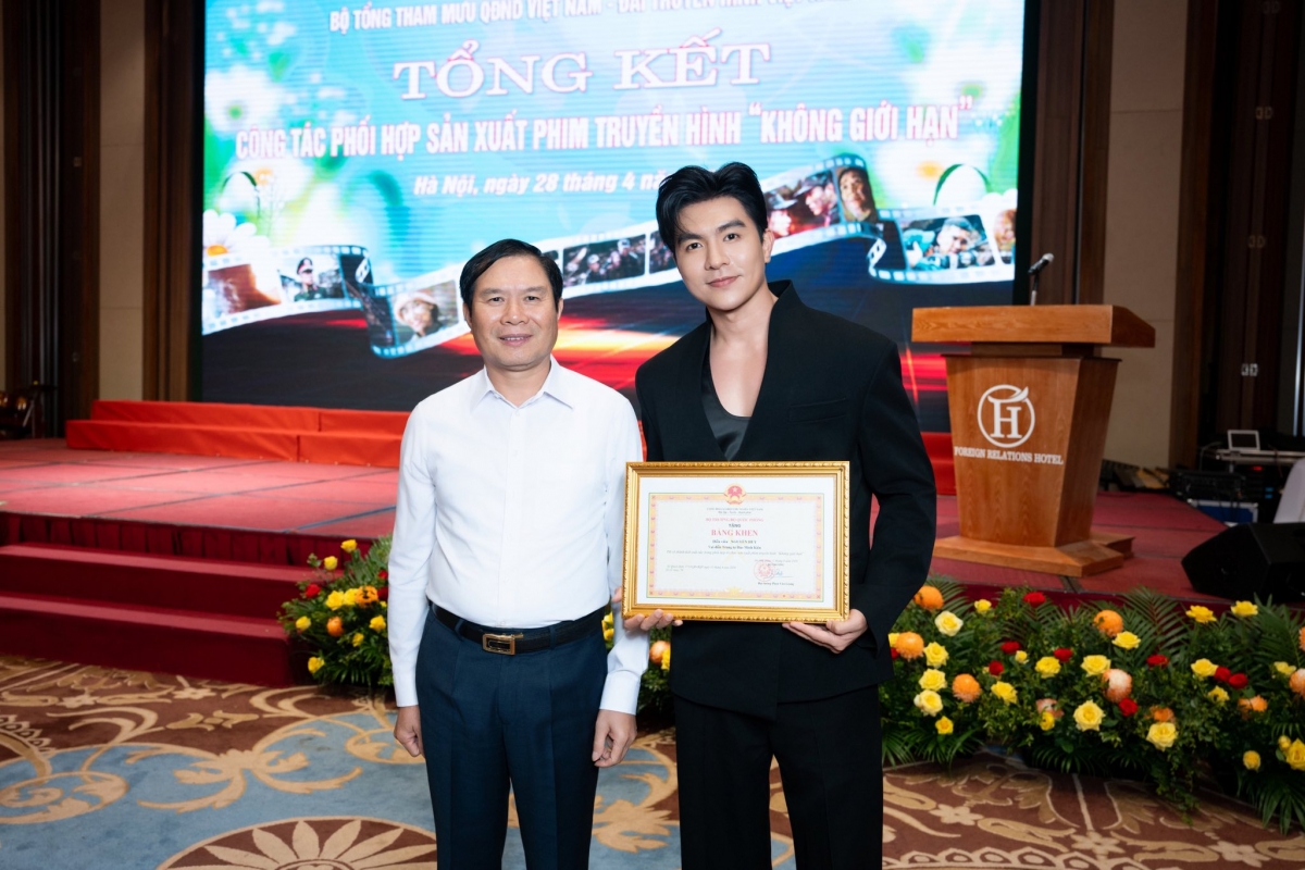 sao viet 29 4 hoa minzy, steven nguyen chia se khoanh khac tu hao hinh anh 3