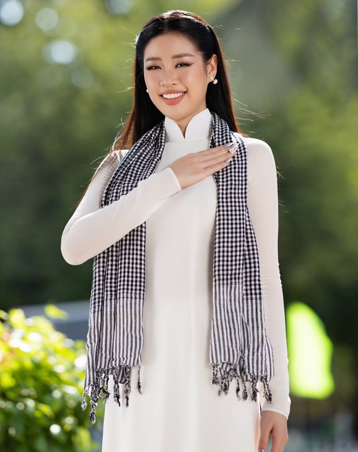 sao viet 30 4 dan nguoi dep dien ao dai ky niem ngay giai phong mien nam hinh anh 7