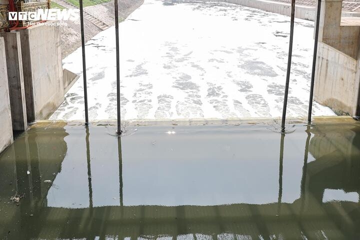 sau 6 thang hoi sinh, dong song chet o ha noi thay doi ra sao hinh anh 7