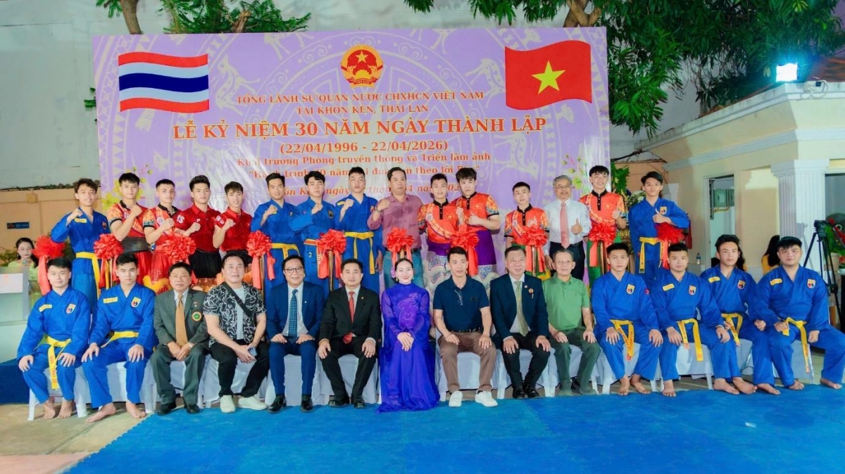 giao luu van hoa tai lao - thai lan kieu bao rung rung nho que huong hinh anh 4