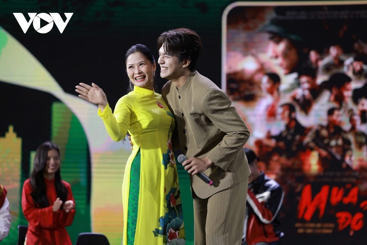 popular film stars light up autumn fair 2025 picture 8