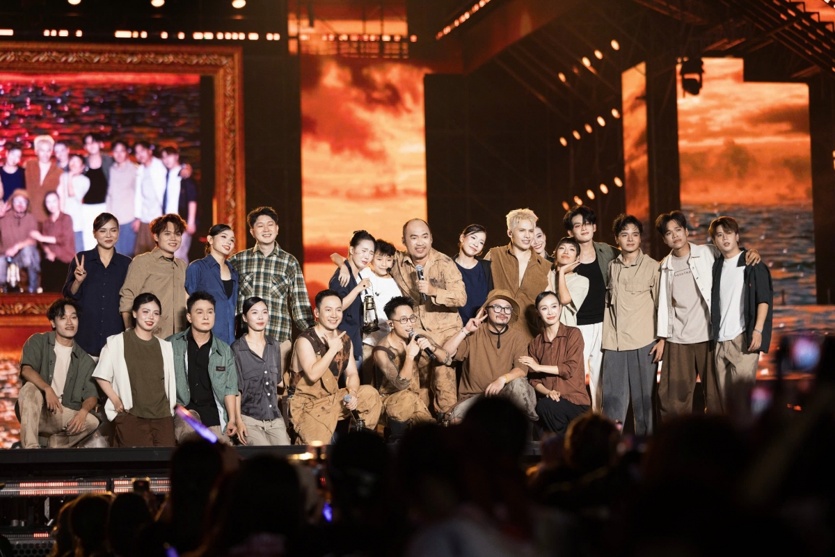 gai home concert Dem tro ve khep lai hanh trinh day cam xuc cua cac anh tai hinh anh 7