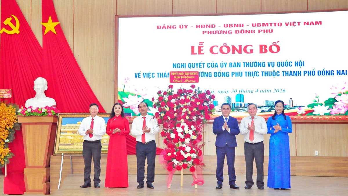 Dong nai dong loat cong bo thanh lap 10 phuong moi trong ngay 30 4 lich su hinh anh 1