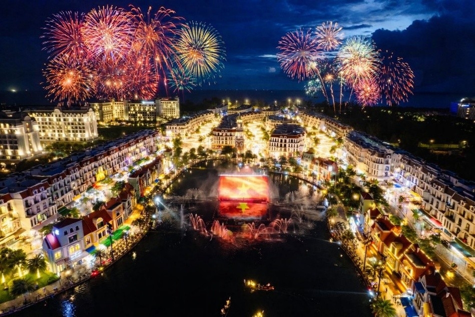 Phú Quốc United Center: Từ “tâm điểm không ngủ” đến “vũ trụ lễ hội” bùng nổ