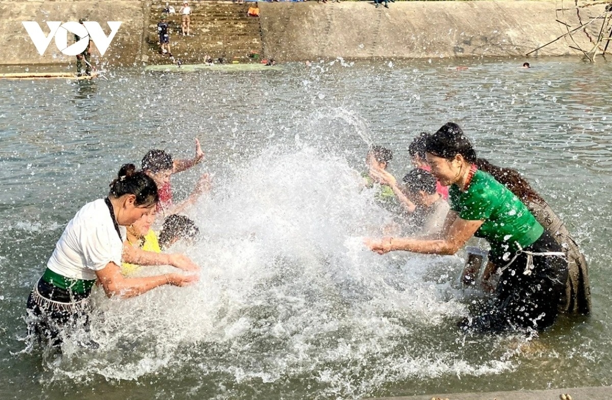 then kin pang festival showcases thai heritage in northern vietnam picture 9