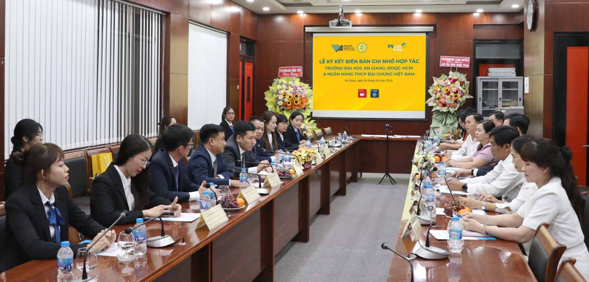 pvcombank va truong Dai hoc an giang ket hop tao he sinh thai tai chinh giao duc hinh anh 1