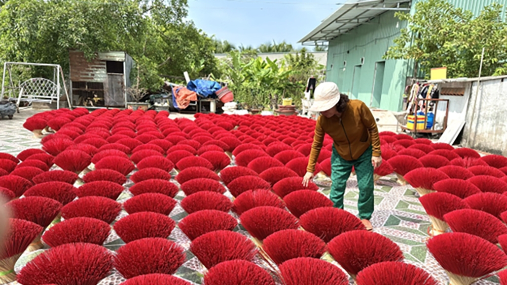 Làng nhang Lê Minh Xuân - nơi lưu giữ hương trầm của ký ức