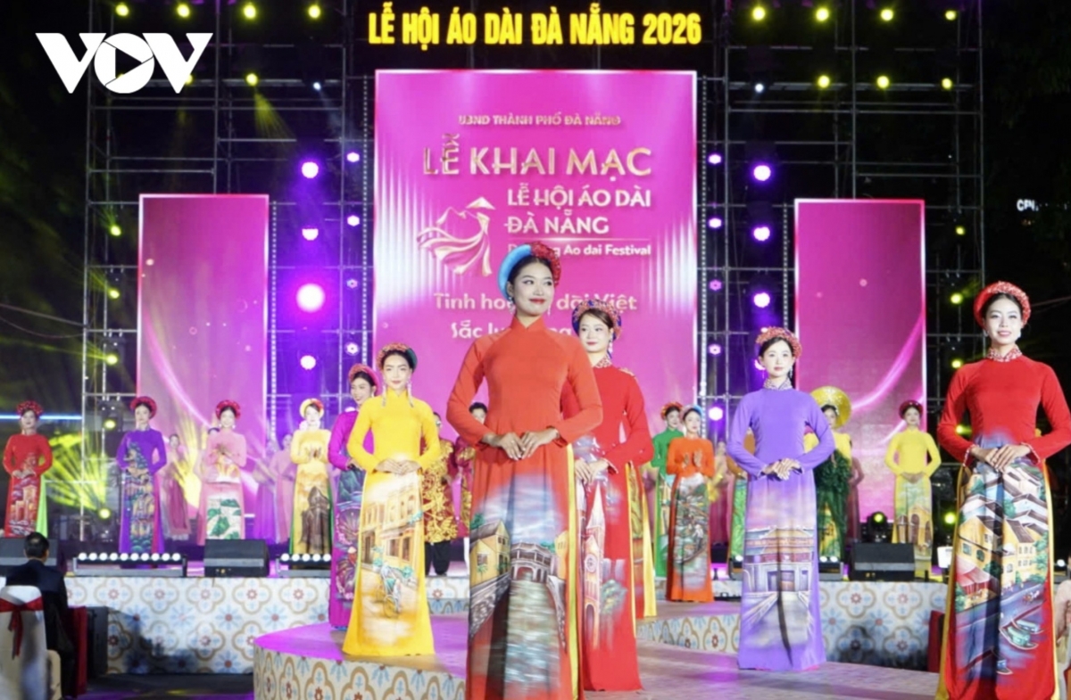 2026 da nang ao dai festival opens with traditional performances picture 2