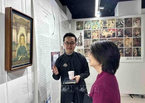 young vietnamese artists shine in france with thien ly road award picture 1