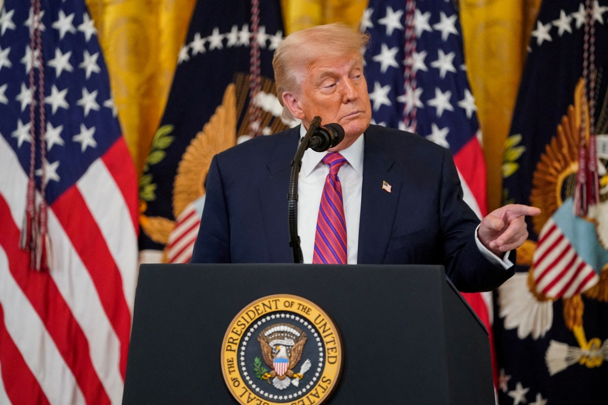 Ong trump canh bao trung quoc ve kha nang cung cap vu khi cho iran hinh anh 1