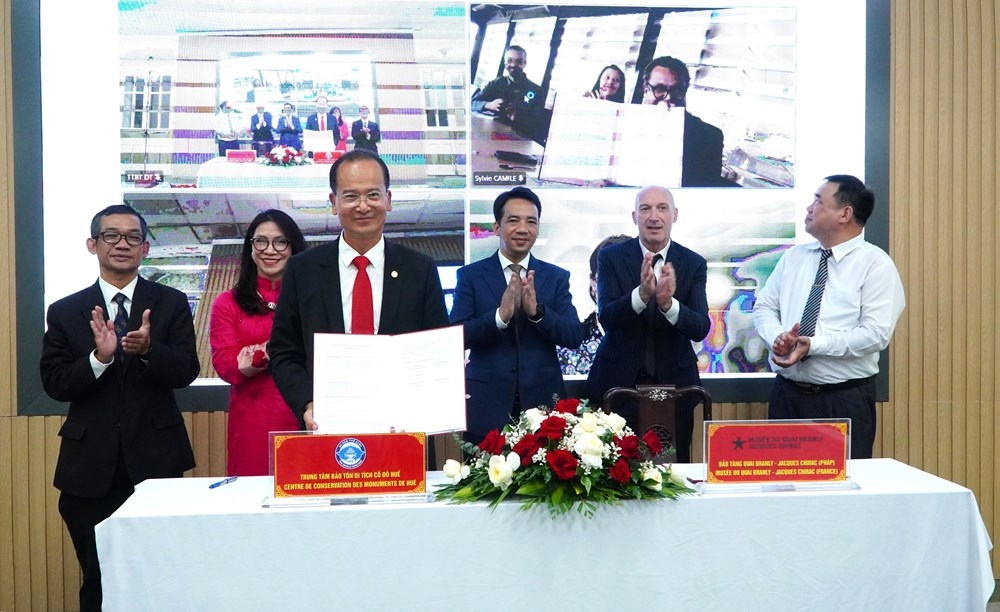 french museum transfers materials to support hue palace restoration picture 1