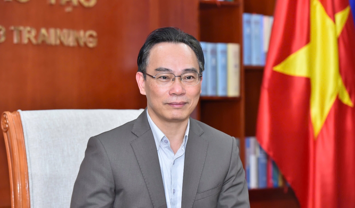 Bộ trưởng Bộ Giáo dục và Đào tạo Hoàng Minh Sơn
