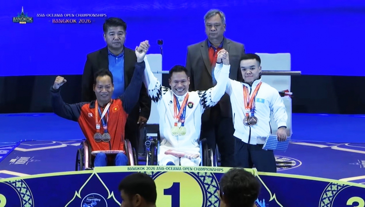 le van cong wins silver at para powerlifting asia-oceania open champs picture 1
