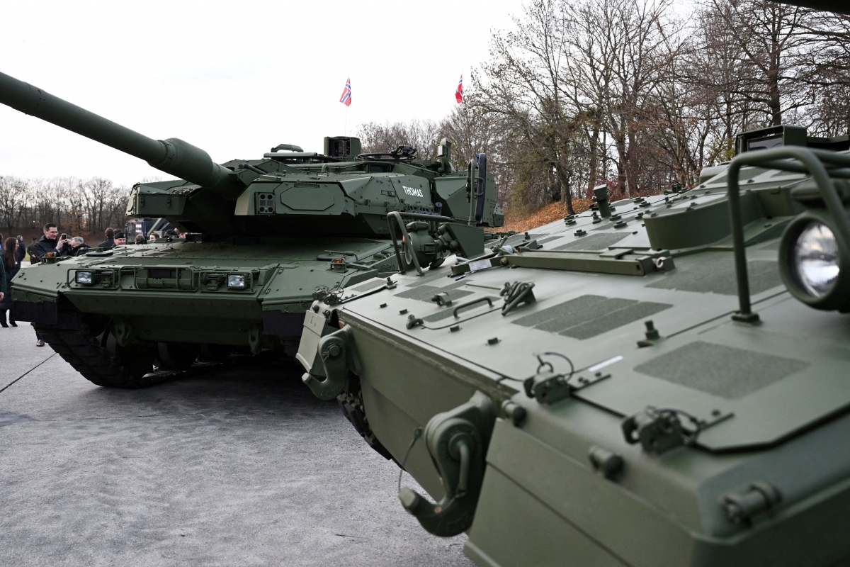 hy lap, cong hoa sip thao luan chuyen giao xe tang leopard hien dai hoa quan doi hinh anh 1