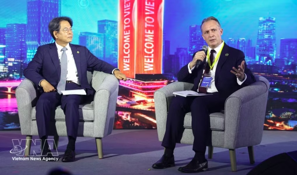 lse sees strong outlook for vietnam s capital market picture 1