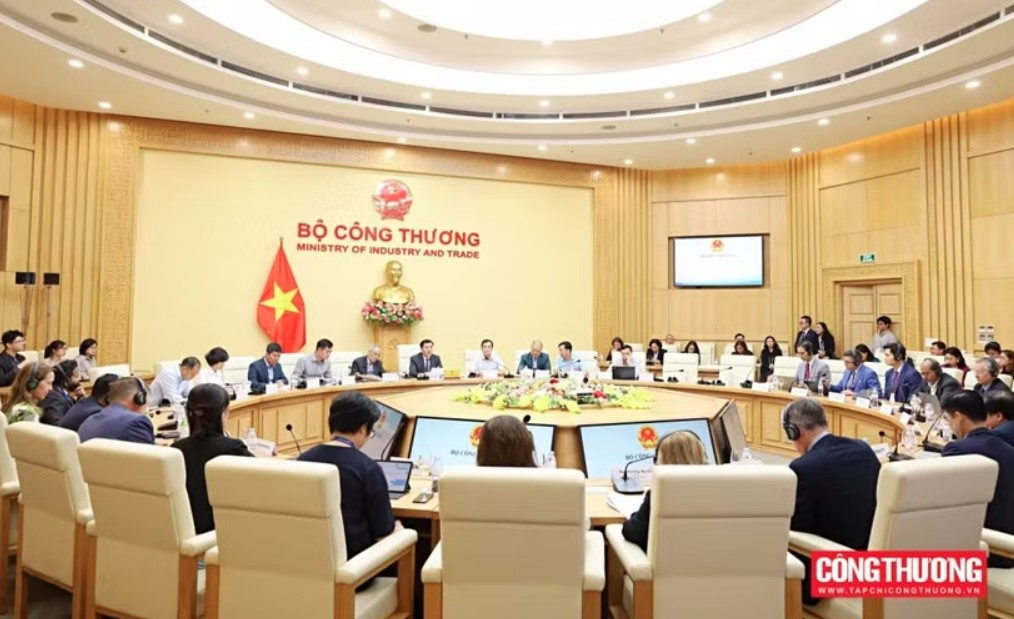 vietnam, us promote substantive, sustainable economic cooperation picture 1