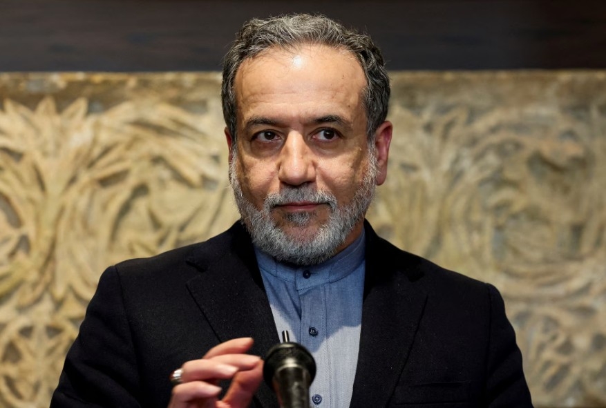 iran - nga thao luan ve lenh ngung ban va eo bien hormuz hinh anh 1