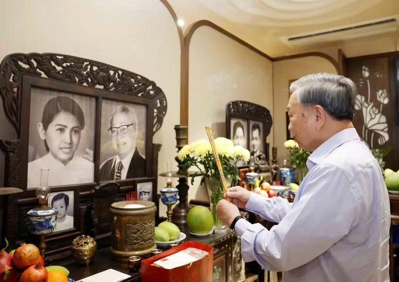 party general secretary, state president pays tribute to predecessor leaders picture 1