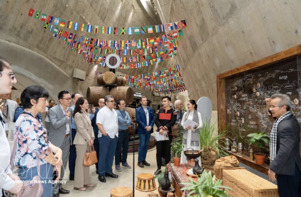 world coffee heritage forum opens in dak lak picture 1