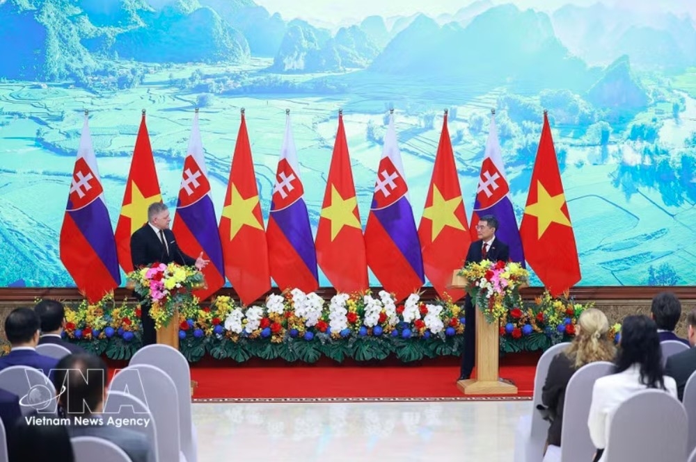 vietnam, slovakia issue joint statement on establishment of strategic partnership picture 1