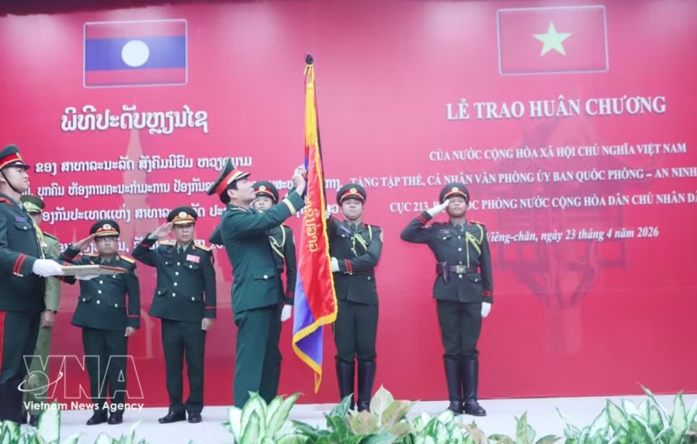 lao military collectives, individuals honoured with vietnamese rewards picture 1