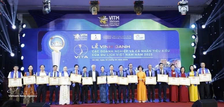 outstanding individuals, firms honoured at vietnam international travel mart 2026 picture 1