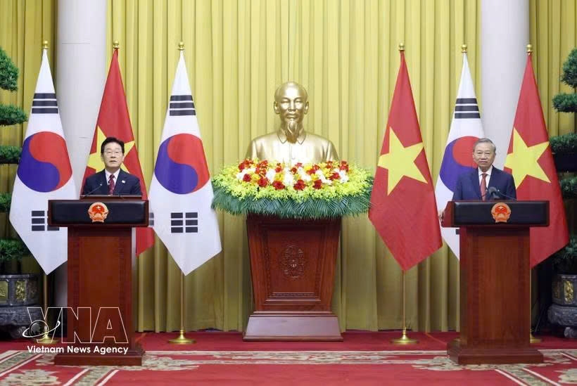 vietnamese, rok leaders meet press in hanoi picture 1