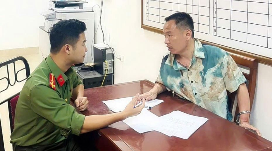 chinese man arrested after firing gun in hung yen traffic collision picture 1