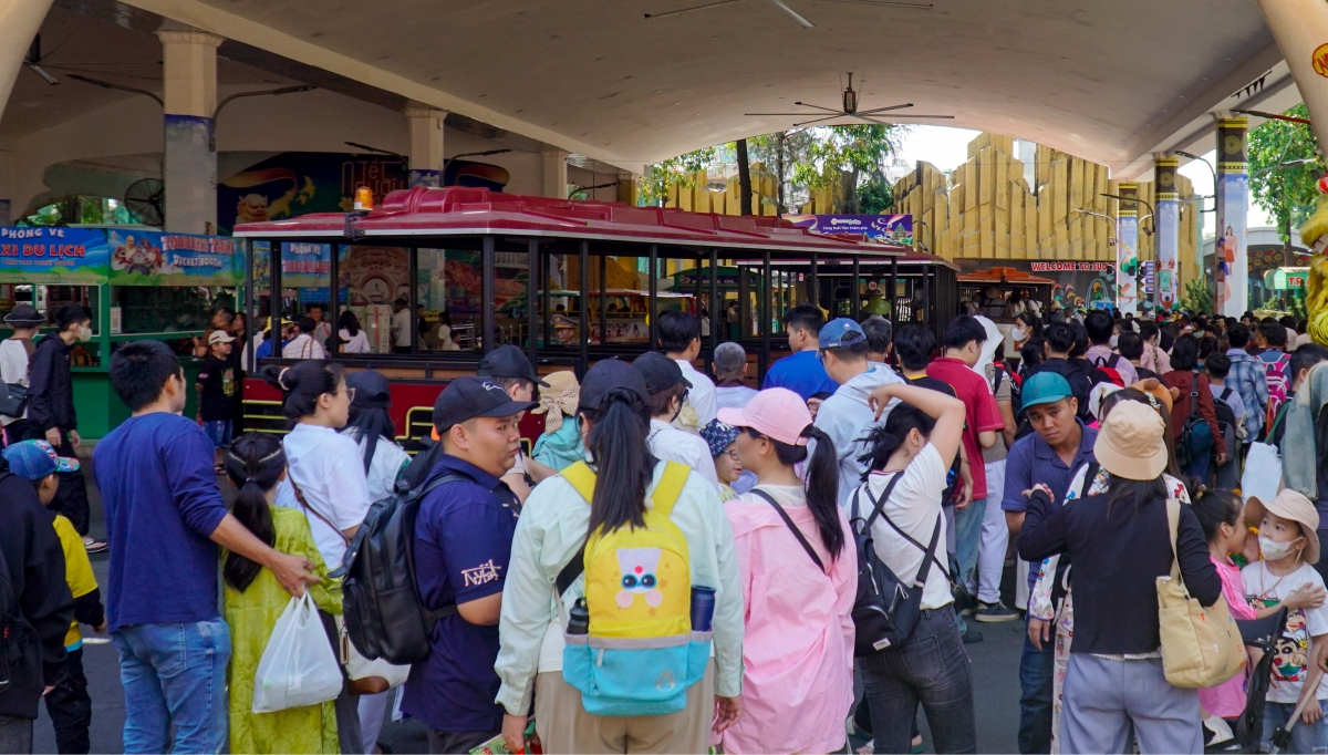 giao thong tp.hcm dip le 30 4 cua ngo on dinh, cao toc un u nhe hinh anh 5