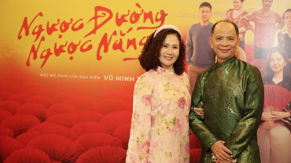 hai cap doi la vo chong tu ngoai doi den tren phim nguoc duong nguoc nang hinh anh 2