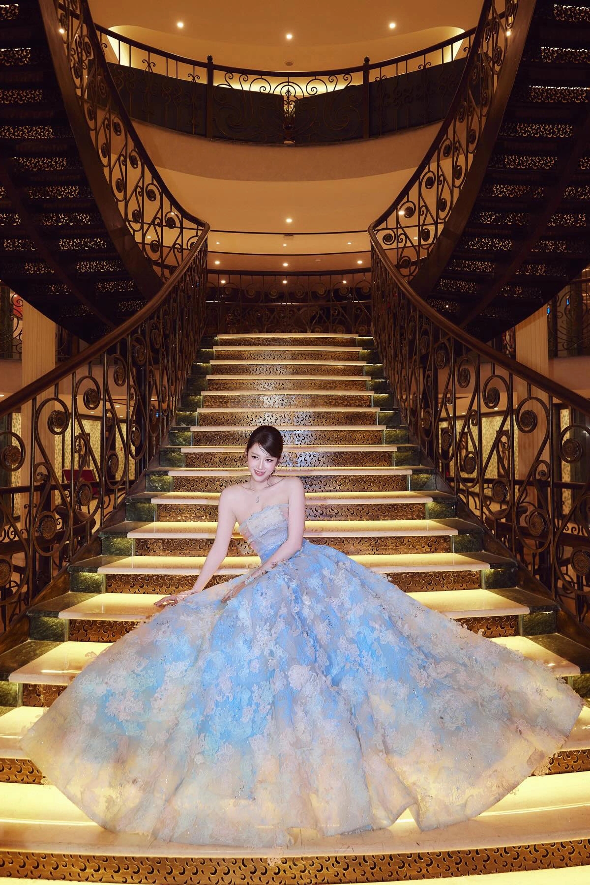 sao viet 10 4 nhan sac phuong oanh sau nua nam bien co hinh anh 6