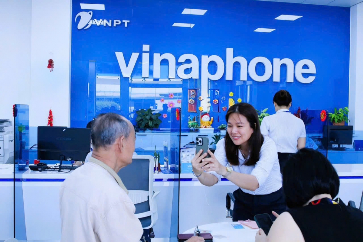 VinaPhone dốc toàn lực hỗ trợ người dân chuẩn hoá thông tin thuê bao di động