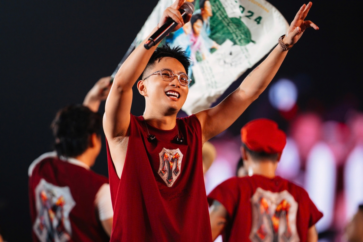 gai home concert Dem tro ve khep lai hanh trinh day cam xuc cua cac anh tai hinh anh 8