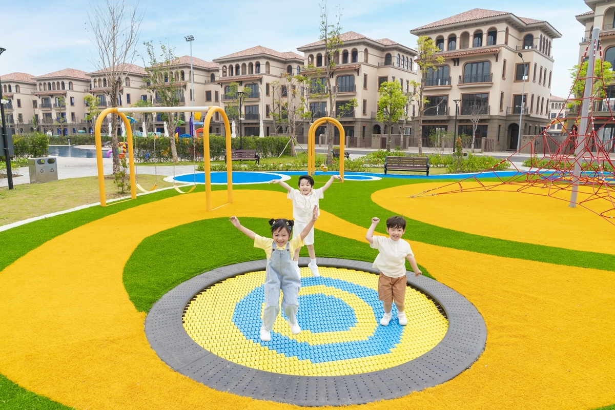 cu dan noi ve cuoc doi dang song hon moi ngay tai vinhomes royal island hinh anh 4