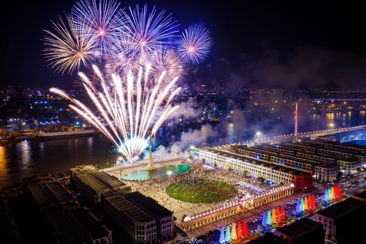 cu dan noi ve cuoc doi dang song hon moi ngay tai vinhomes royal island hinh anh 5