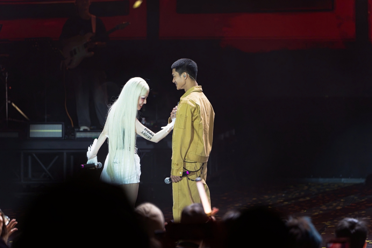 man ket hop bat ngo cua hoang dung, nguyen hung, my anh trong sao concert hinh anh 7