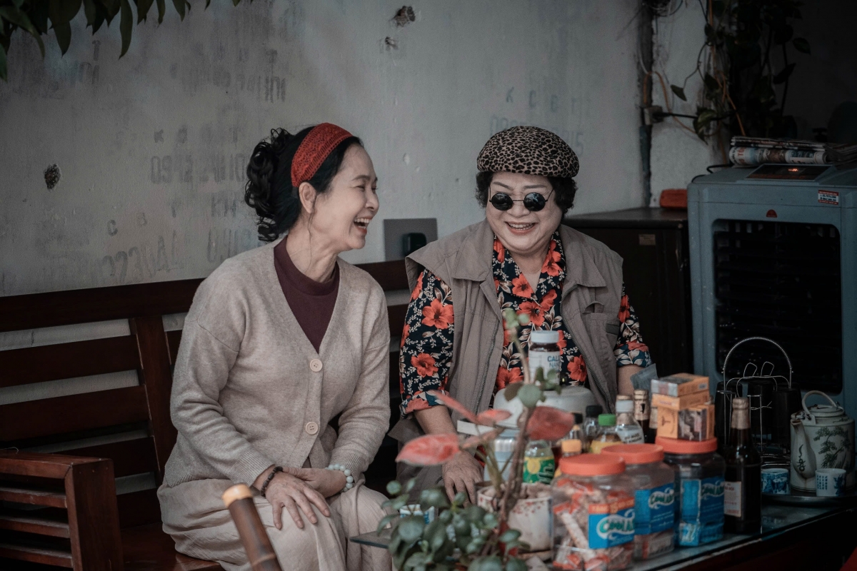 nsUt minh vuong o tuoi u70 ngay nao cung tiem 4 mui hinh anh 4