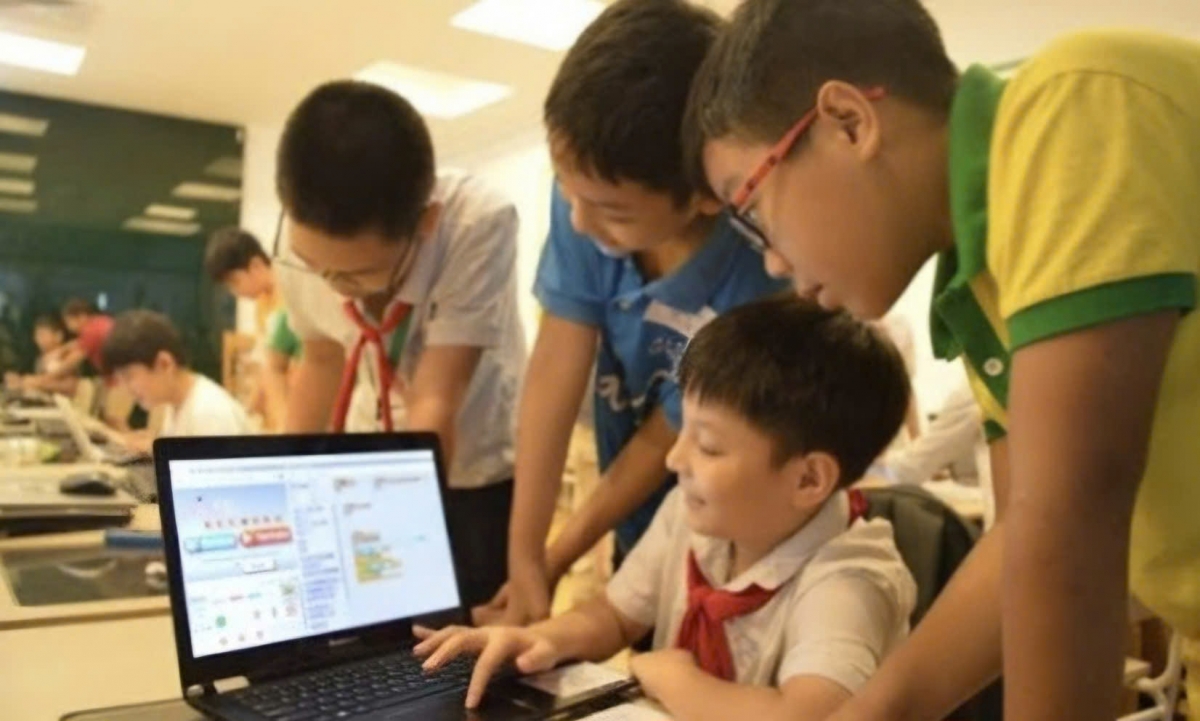 bao ve tre em tren khong gian mang khong phai cam, ma la giao duc tre ky nang hinh anh 3