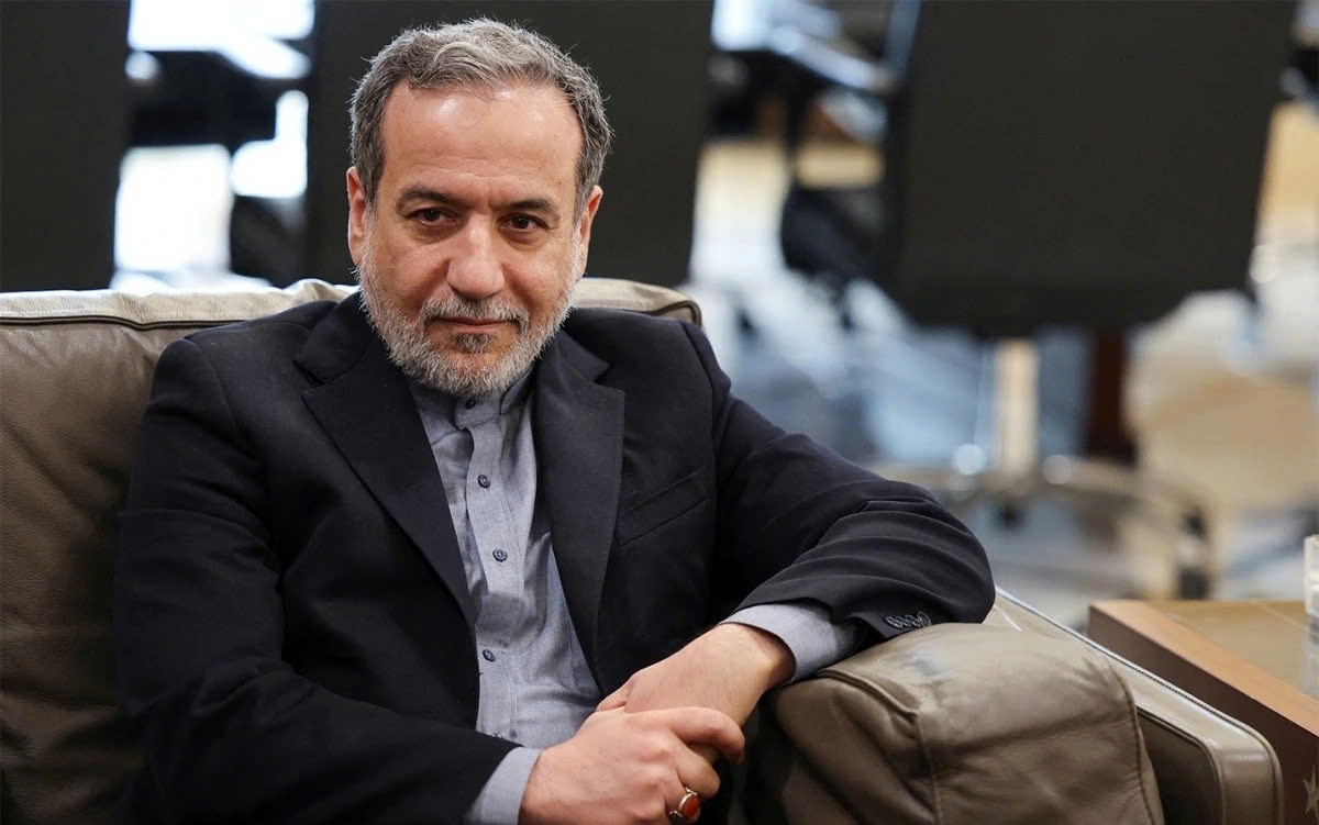 ngoai truong araghchi tro lai pakistan, iran hoai nghi thien chi cua my hinh anh 1